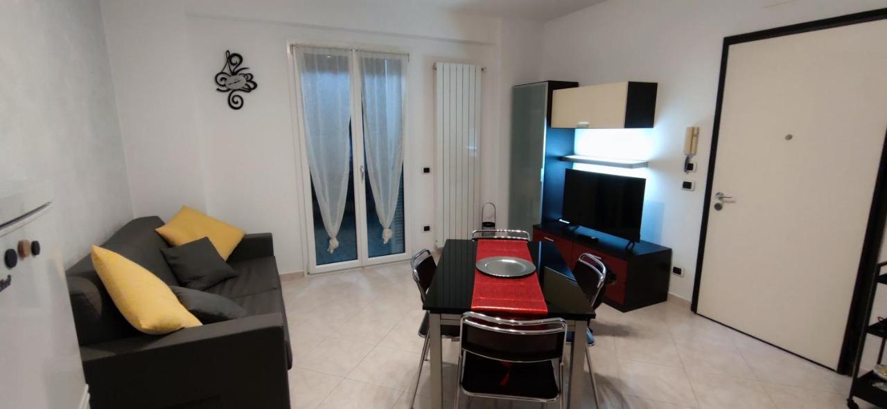 Casa Francesca: Un Mare Di Relax! Apartment เวนติมิญา ภายนอก รูปภาพ